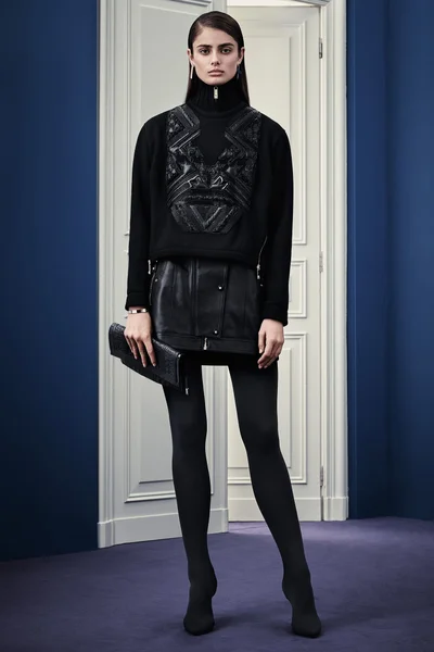 Look 16